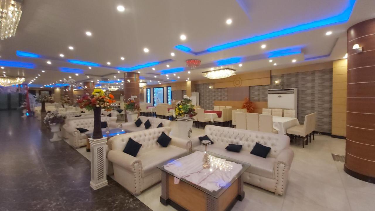 Royaute Luxury Hotel Сиалкот Экстерьер фото